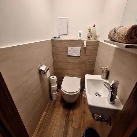Monica Apartman *